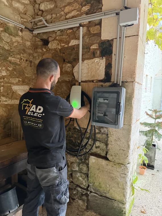 Borne de recharge installée par AD ELEC